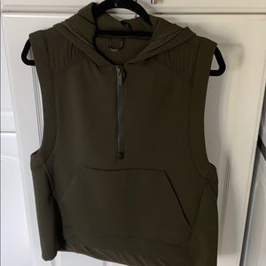 Arm Green light weight lululemon vest